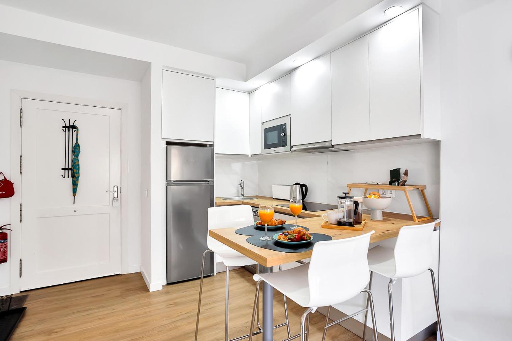 Modern Beach Apartment Romana Playa 723 In Marbella, Elviria Экстерьер фото
