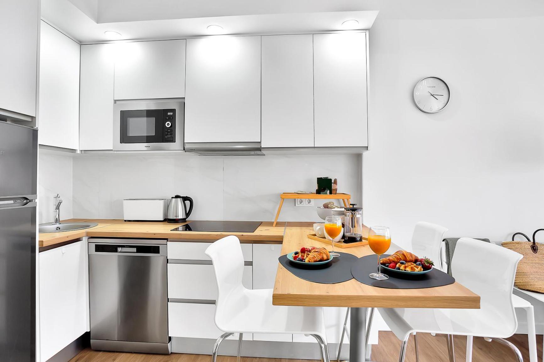 Modern Beach Apartment Romana Playa 723 In Marbella, Elviria Экстерьер фото