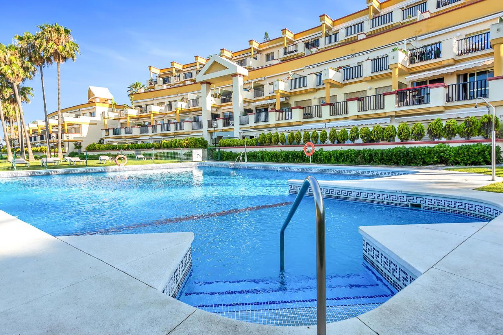 Modern Beach Apartment Romana Playa 723 In Marbella, Elviria Экстерьер фото
